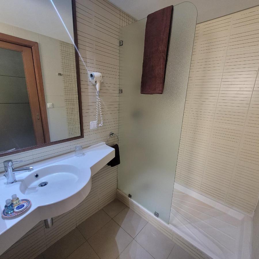 Hotel Tiba ตูนิส ภายนอก รูปภาพ