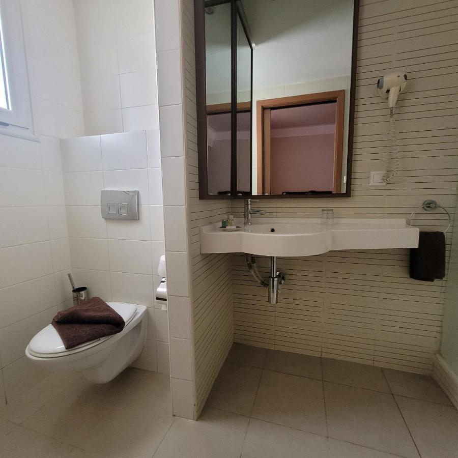 Hotel Tiba ตูนิส ภายนอก รูปภาพ