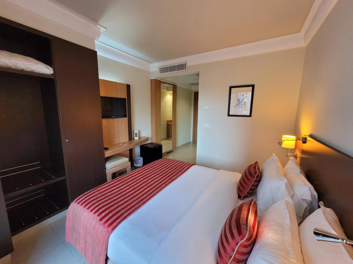 Hotel Tiba ตูนิส ภายนอก รูปภาพ