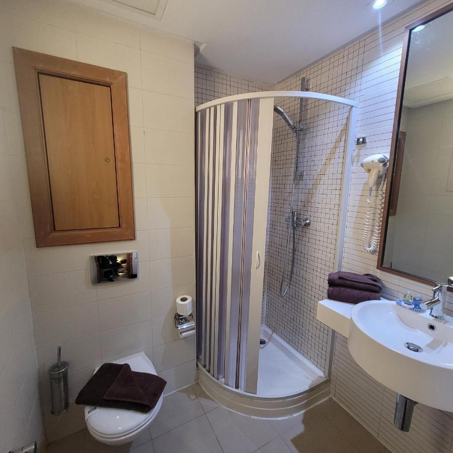 Hotel Tiba ตูนิส ภายนอก รูปภาพ