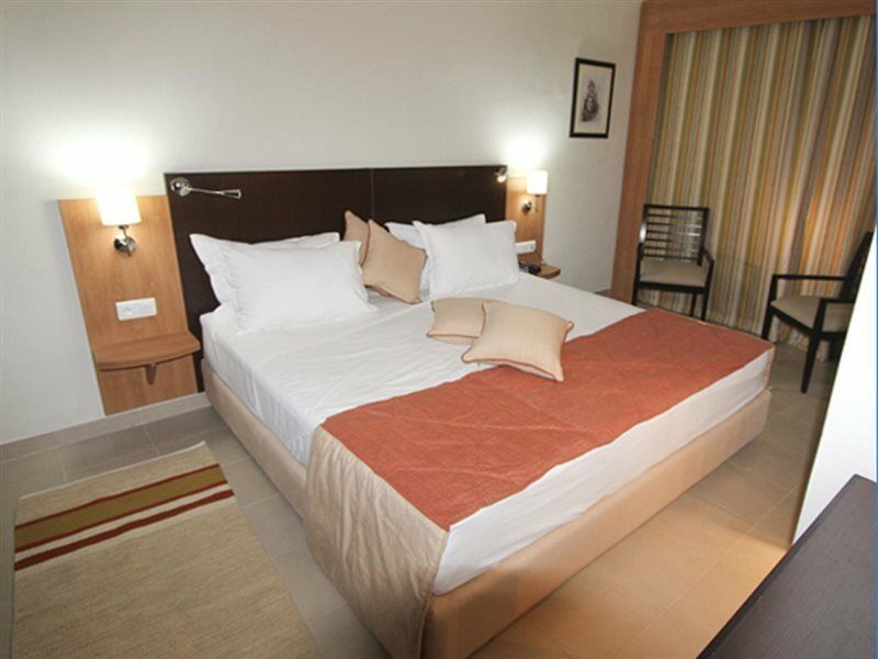 Hotel Tiba ตูนิส ภายนอก รูปภาพ